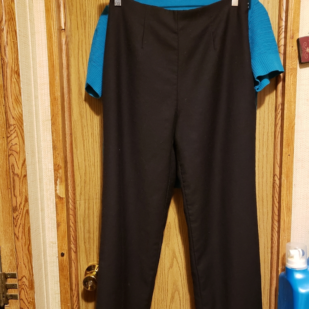 Chadwicks Black wool slacks size 6 Career work wear